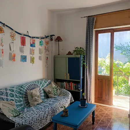 Janas House Apartament *